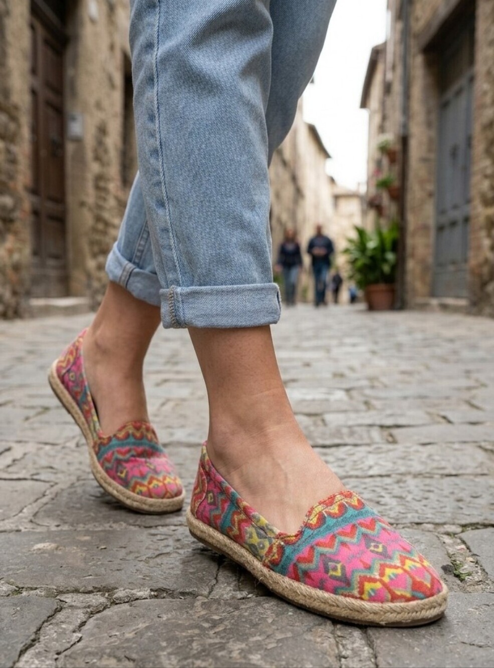 American Eagle Outfitters  Espadrille Flats Size 6 Colorful Tribal Print Shoes